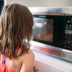 Things to consider while buying the best microwave oven